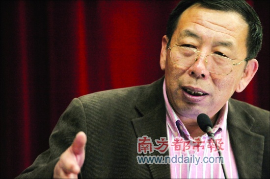 　　孙立平认为社会权利的失衡是造成贫富悬殊问题的重要原因。
　　本报记者徐文阁摄