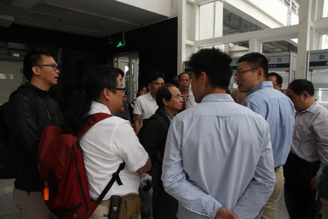 香港表面处理学会到访学院新型真空镀膜工艺与