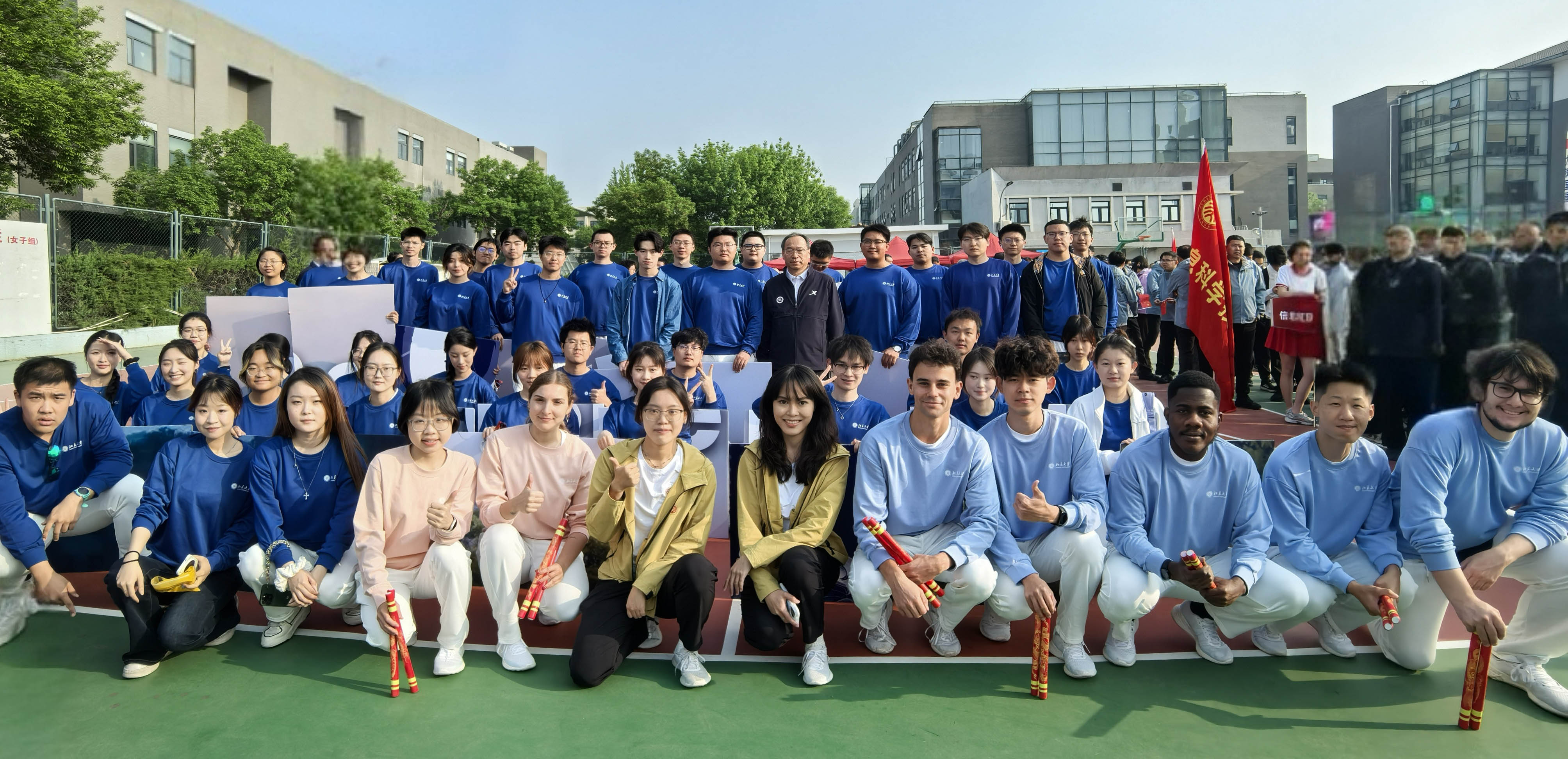 深圳研究生院代表队勇夺校本部运动会十三冠！